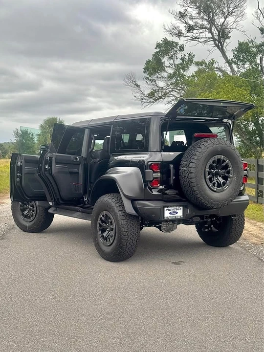 2025 Ford Bronco 6th Gen - Image 8 of 18