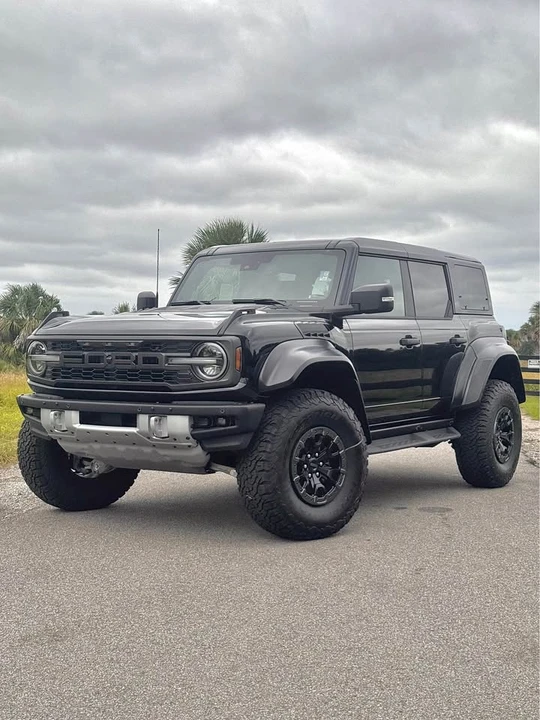 2025 Ford Bronco 6th Gen - Image 2 of 18