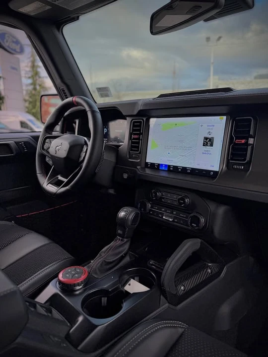 2025 Ford Bronco 6th Gen - Image 14 of 18