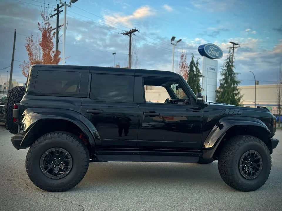 2025 Ford Bronco 6th Gen - Image 4 of 18