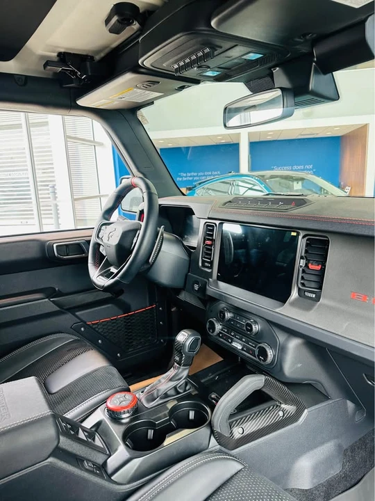 2025 Ford Bronco 6th Gen - Image 8 of 11