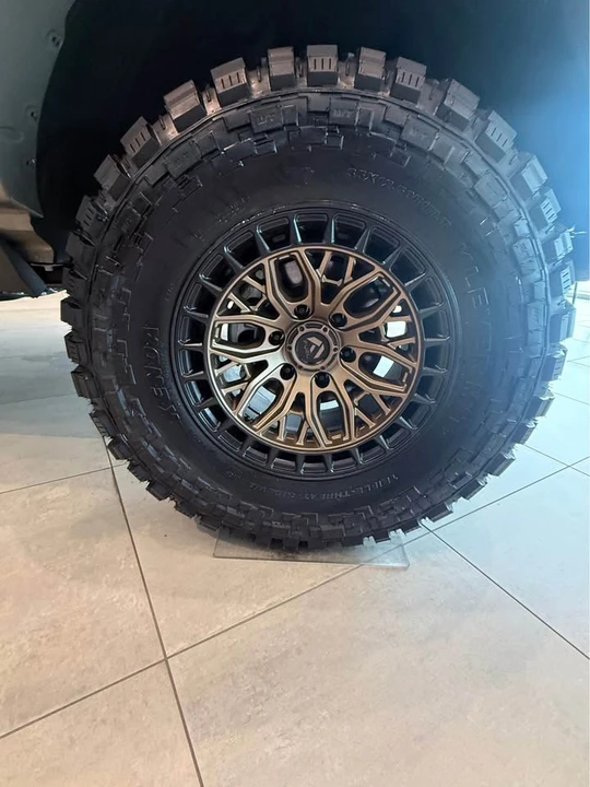 2025 Ford Bronco 6th Gen - Image 5 of 9