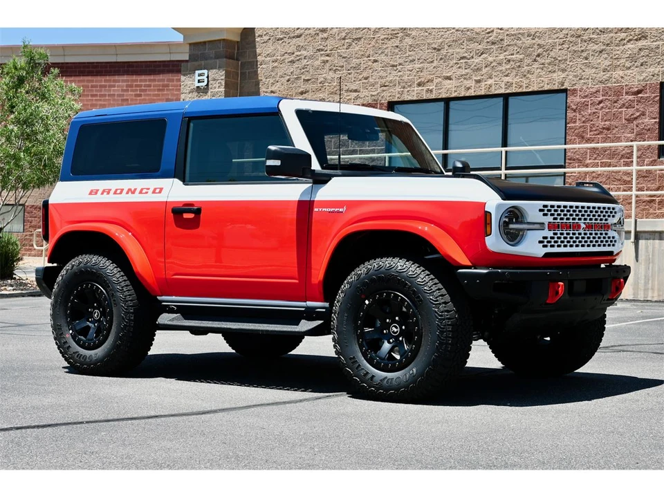 2025 Ford Bronco 6th Gen - Image 2 of 27
