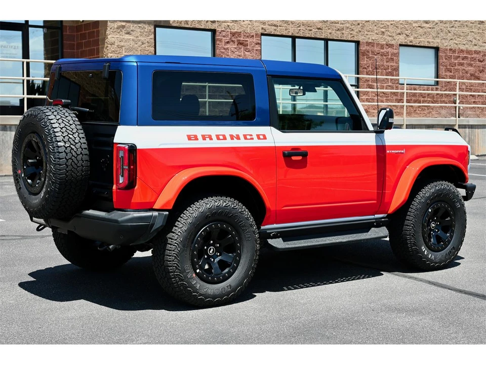 2025 Ford Bronco 6th Gen - Image 3 of 27