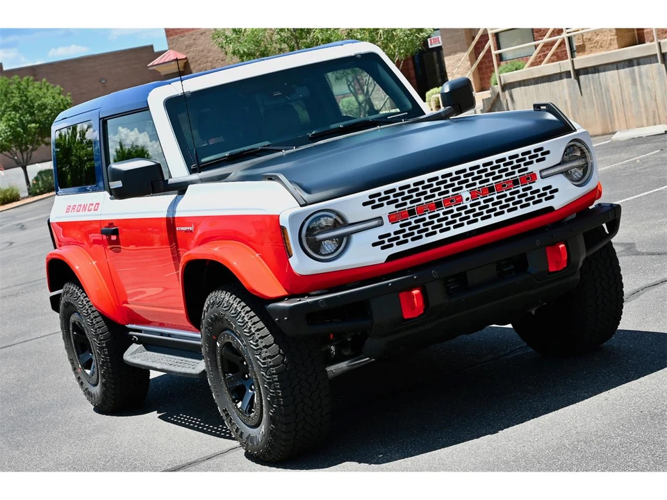 2025 Ford Bronco 6th Gen - Image 4 of 27