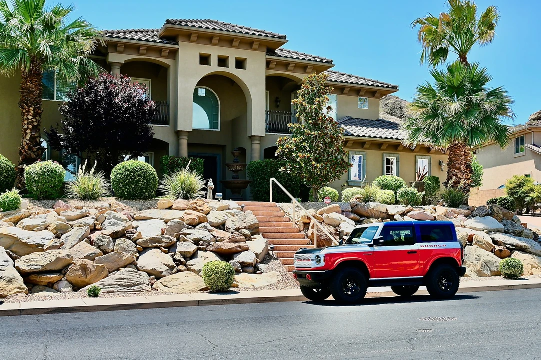 2025 Ford Bronco 6th Gen - Image 10 of 22