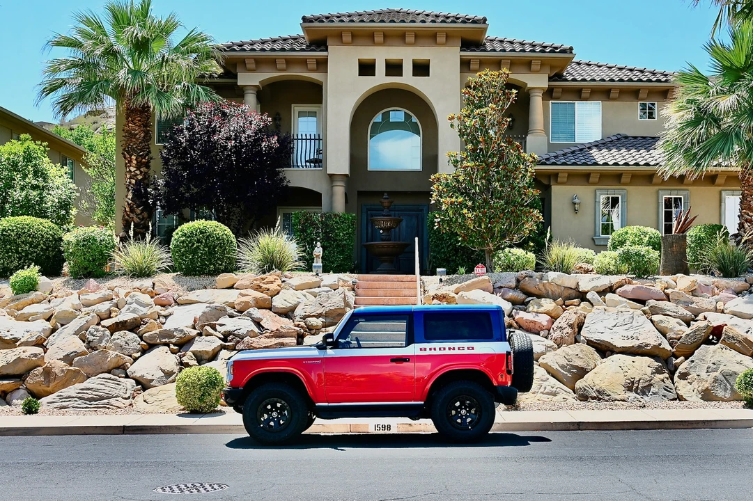 2025 Ford Bronco 6th Gen - Image 9 of 22