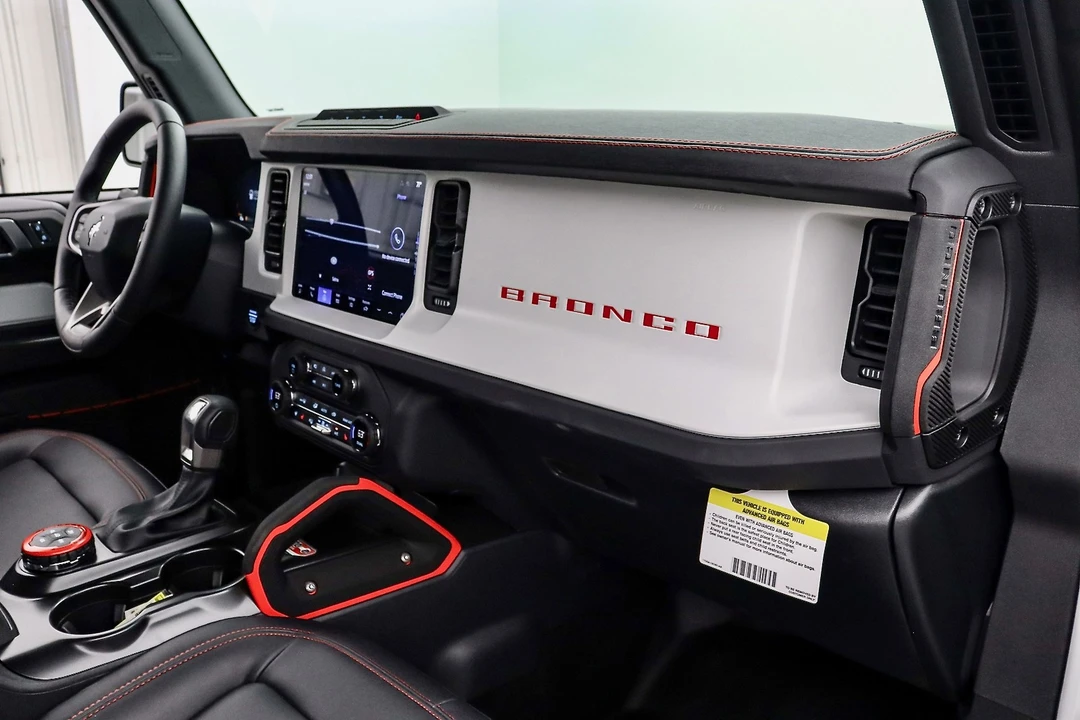 2025 Ford Bronco 6th Gen - Image 17 of 22