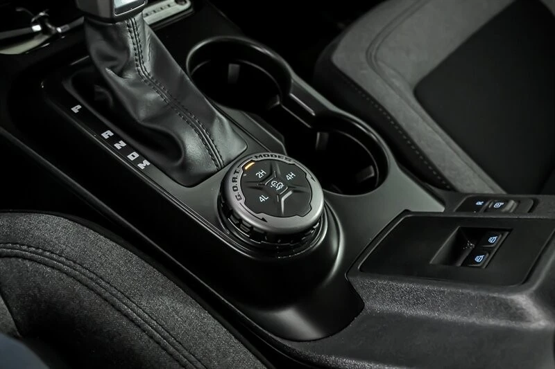 2025 Ford Bronco 6th Gen - Image 27 of 28