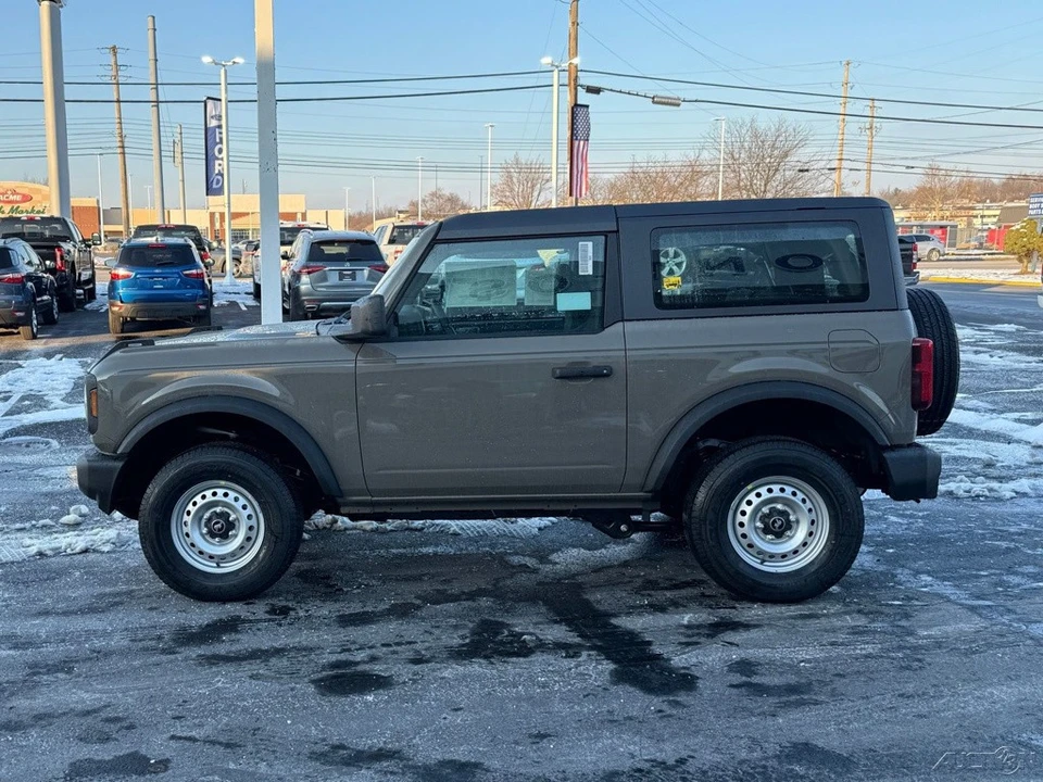 2025 Ford Bronco 6th Gen - Image 2 of 21