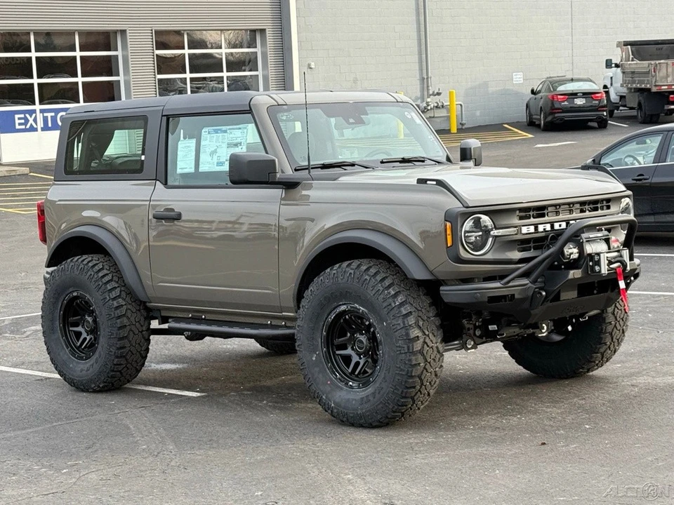 2025 Ford Bronco 6th Gen - Image 9 of 21
