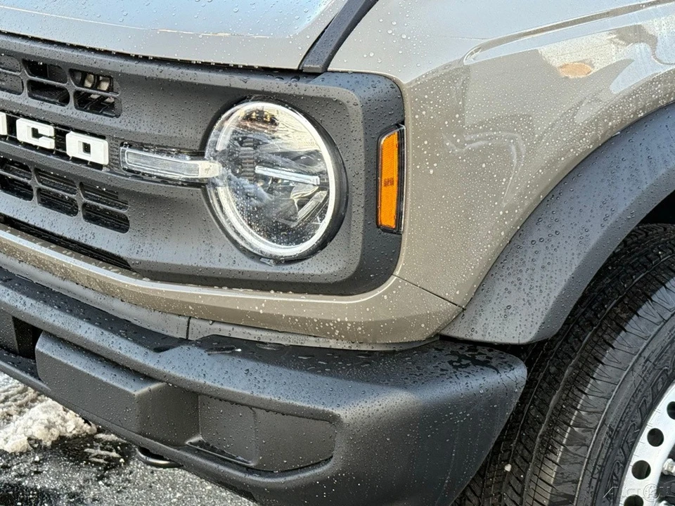 2025 Ford Bronco 6th Gen - Image 11 of 21