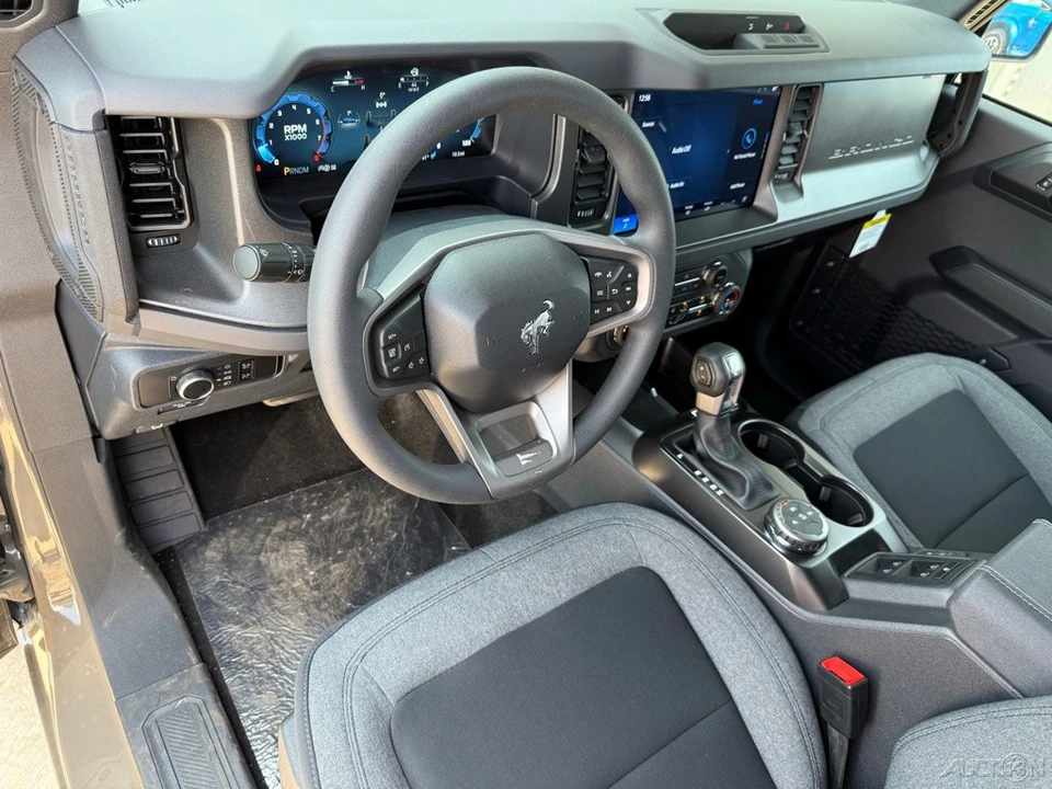 2025 Ford Bronco 6th Gen - Image 17 of 21