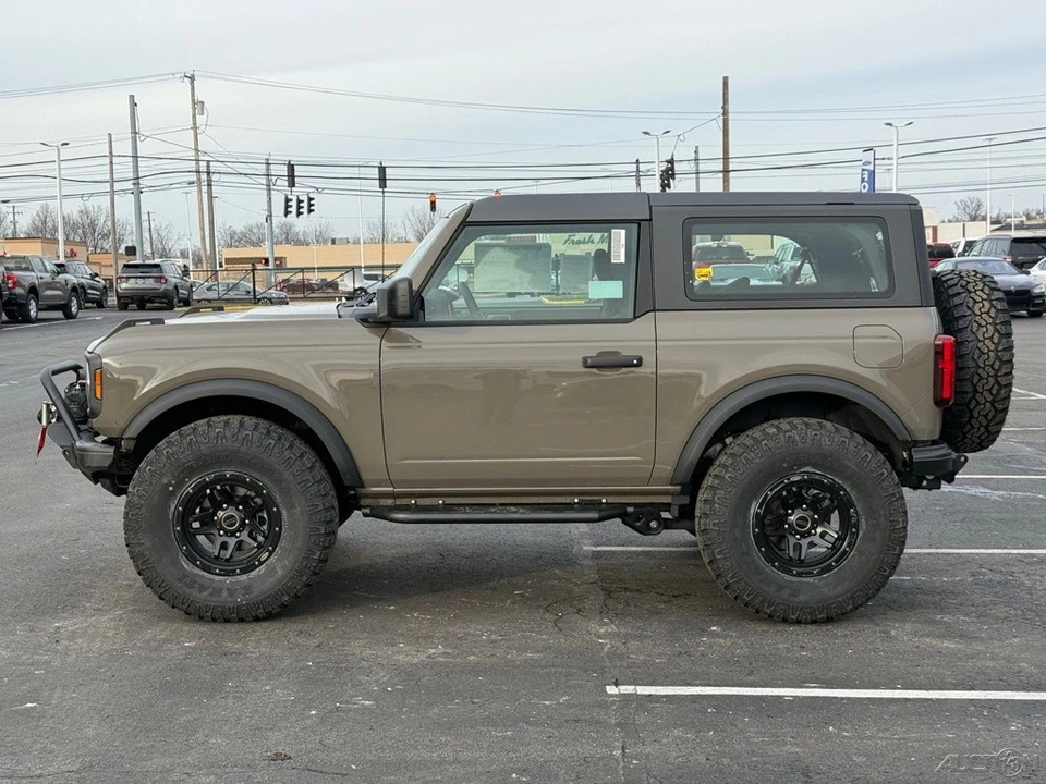 2025 Ford Bronco 6th Gen - Image 2 of 21