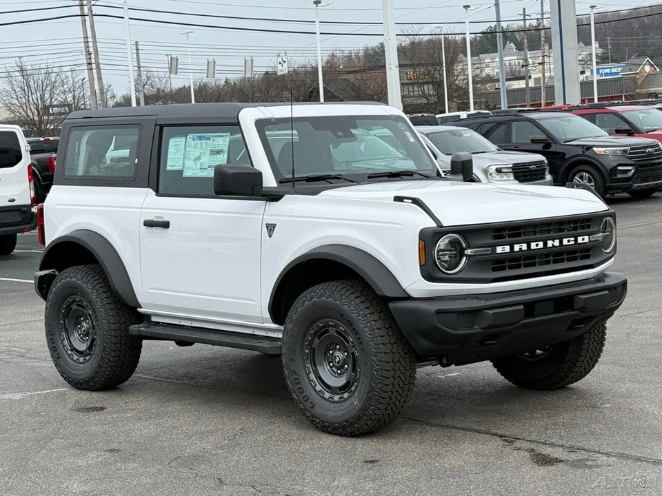 2025 Ford Bronco 6th Gen - Image 9 of 12
