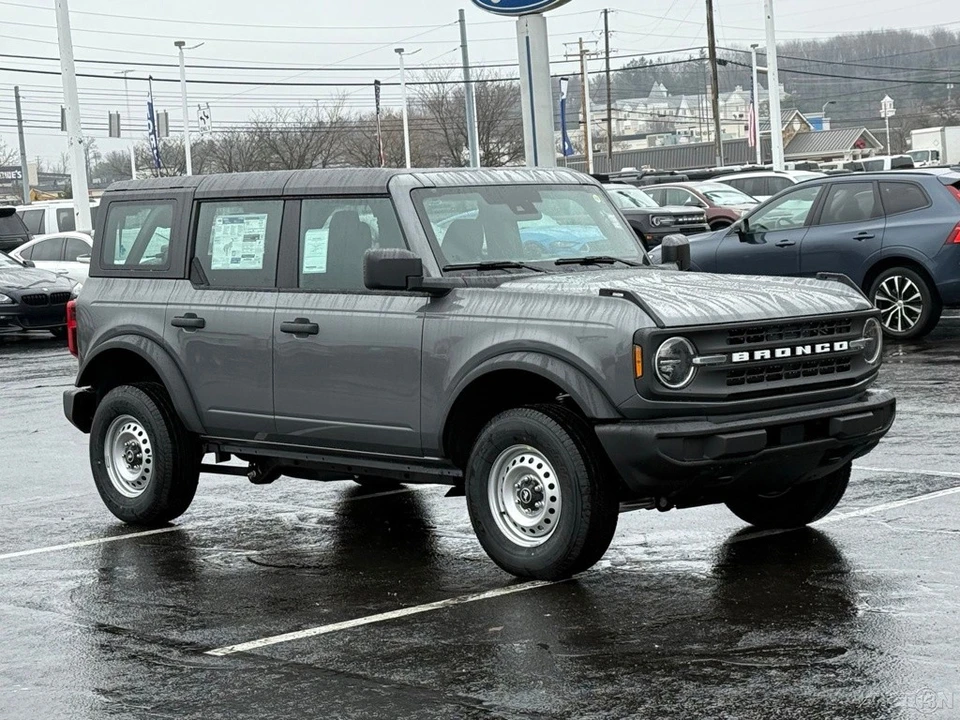2025 Ford Bronco 6th Gen - Image 9 of 12
