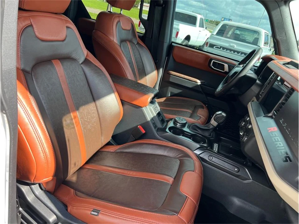 2025 Ford Bronco 6th Gen - Image 23 of 31