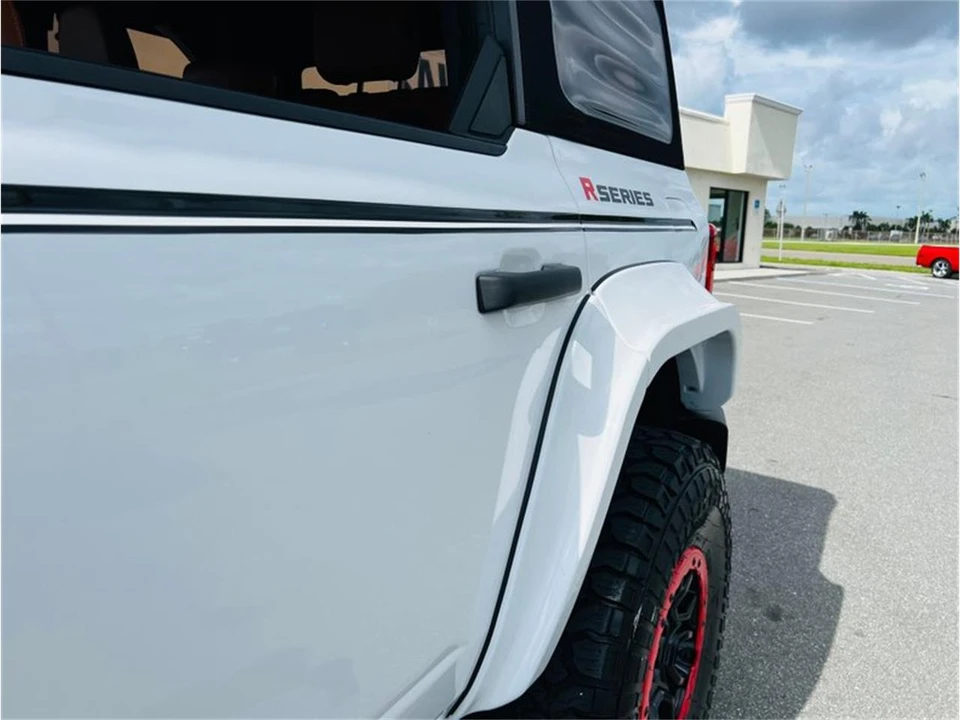 2025 Ford Bronco 6th Gen - Image 12 of 31