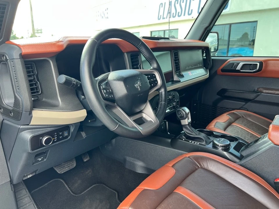 2025 Ford Bronco 6th Gen - Image 20 of 31
