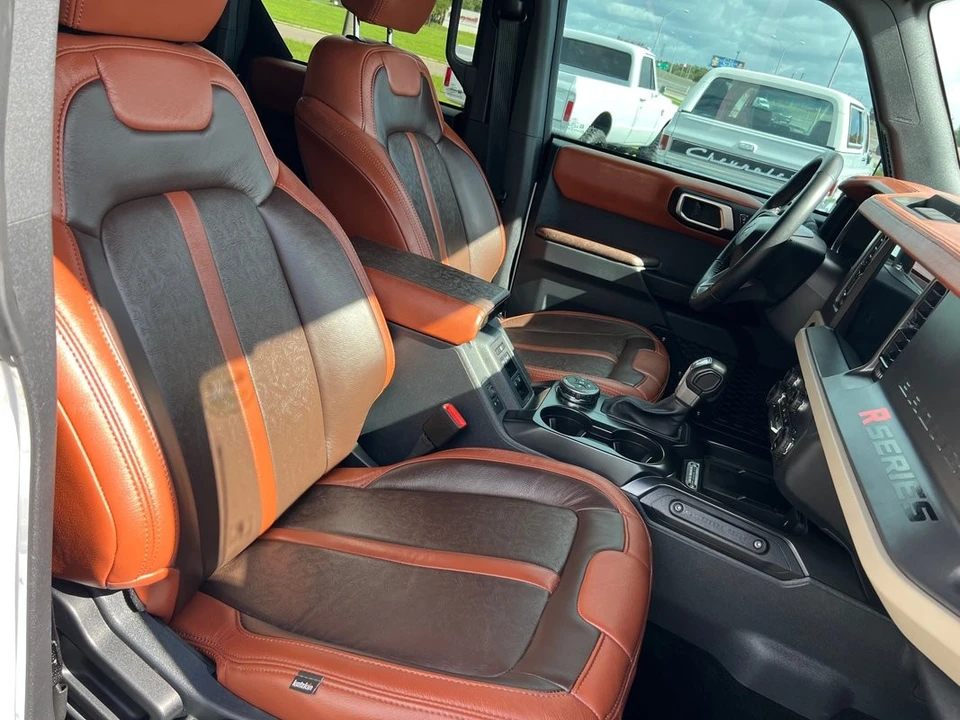 2025 Ford Bronco 6th Gen - Image 23 of 31