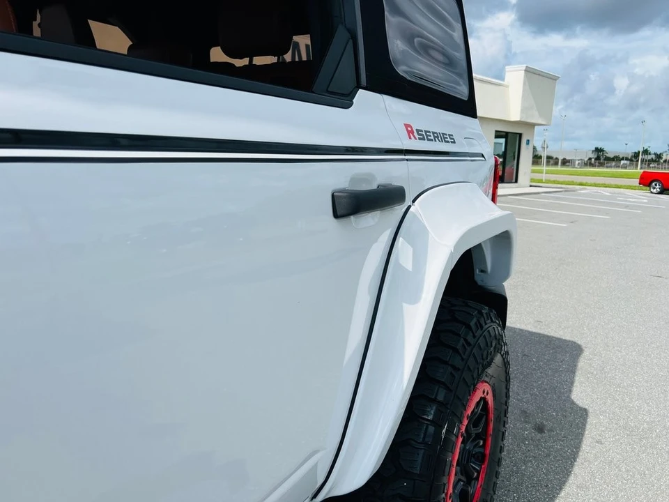 2025 Ford Bronco 6th Gen - Image 12 of 31