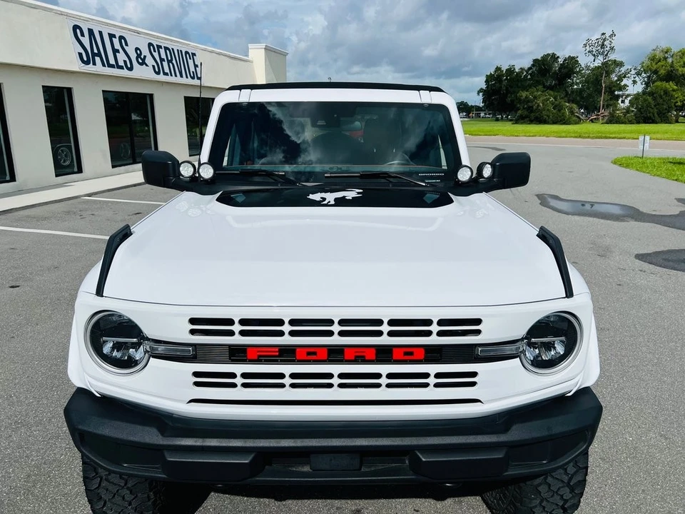 2025 Ford Bronco 6th Gen - Image 9 of 31