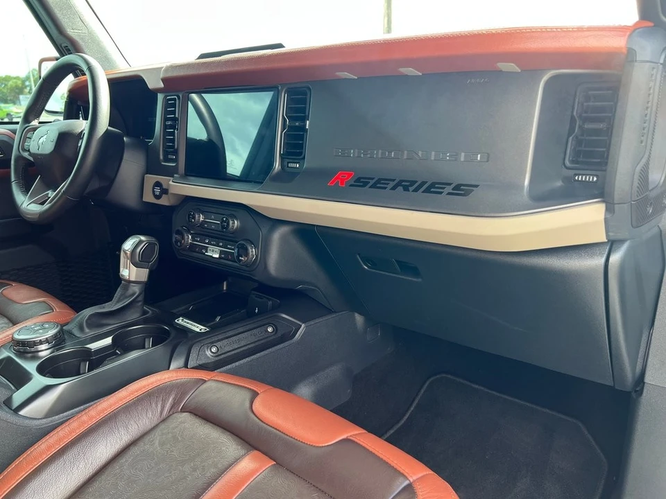 2025 Ford Bronco 6th Gen - Image 22 of 31