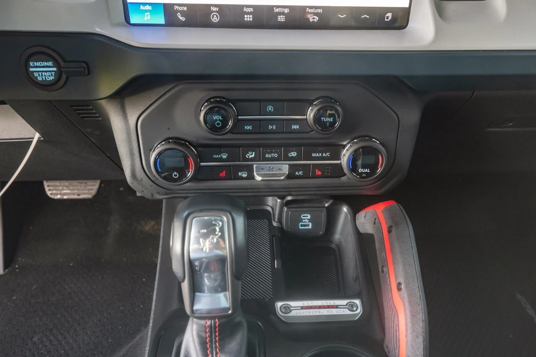 2025 Ford Bronco 6th Gen - Image 17 of 20