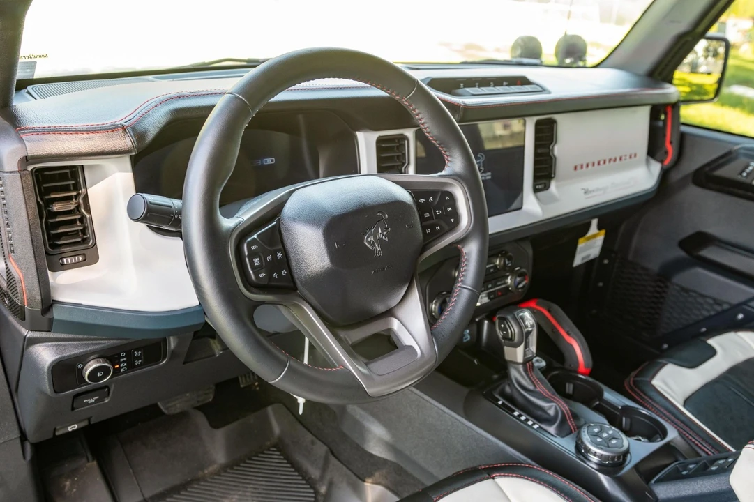 2025 Ford Bronco 6th Gen - Image 3 of 20