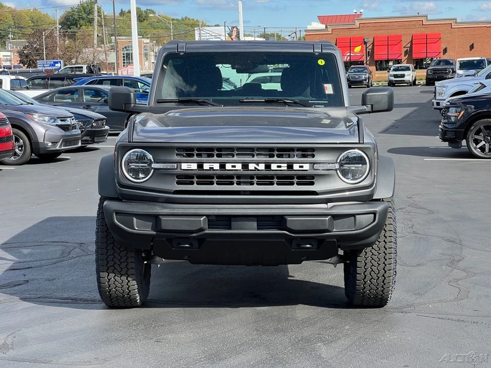 2025 Ford Bronco 6th Gen - Image 10 of 12