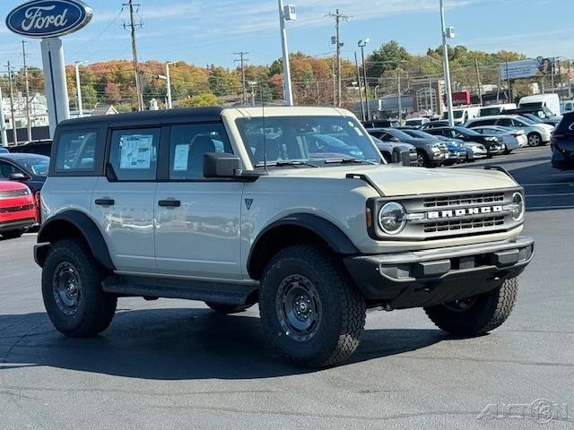 2025 Ford Bronco 6th Gen - Image 9 of 12