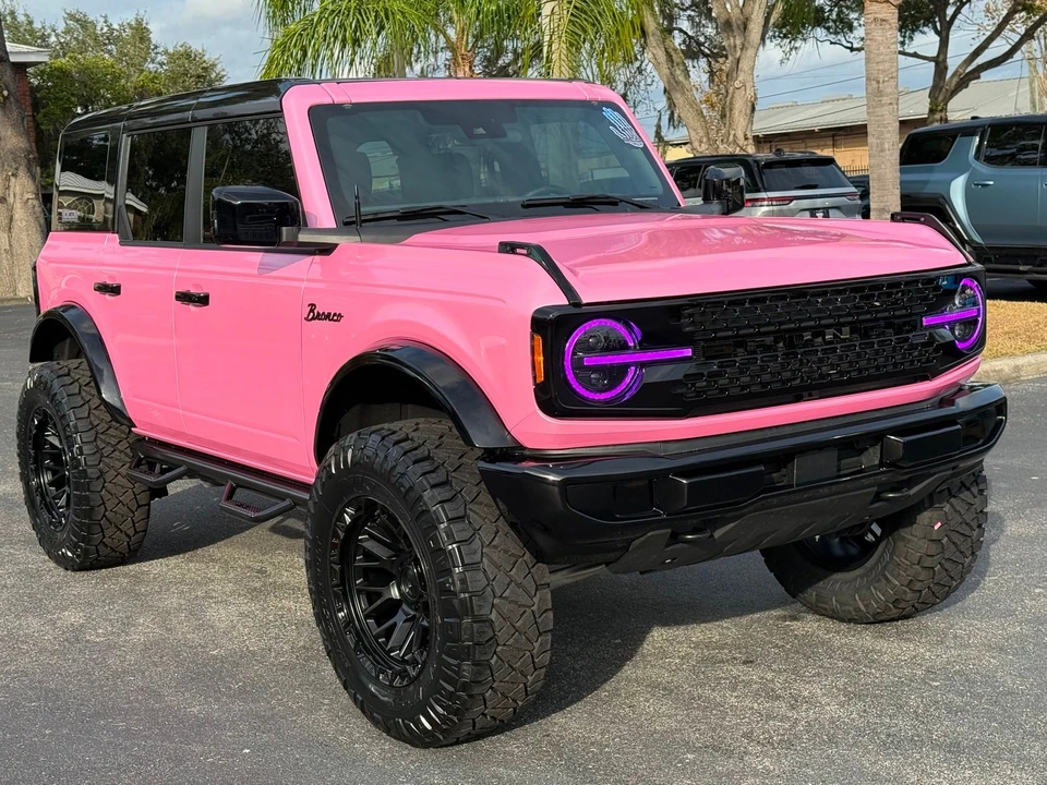 2025 Ford Bronco 6th Gen - Image 11 of 12