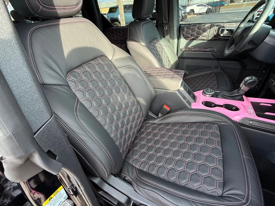 2025 Ford Bronco 6th Gen - Image 10 of 12