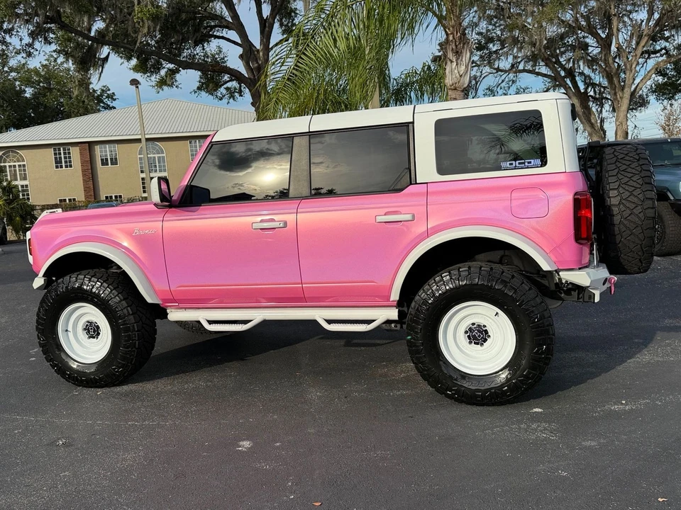 2025 Ford Bronco 6th Gen - Image 8 of 12