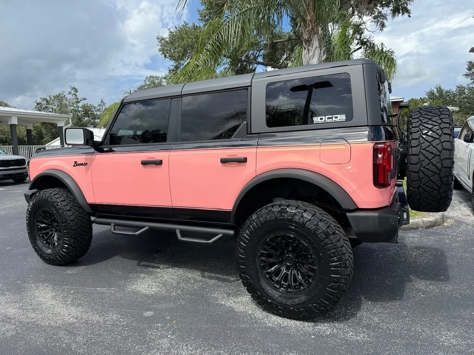 2025 Ford Bronco 6th Gen - Image 10 of 12
