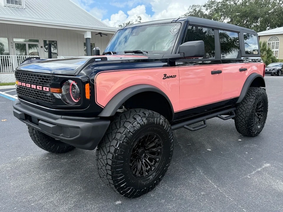 2025 Ford Bronco 6th Gen - Image 8 of 12