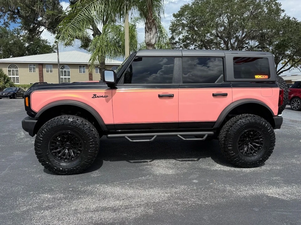 2025 Ford Bronco 6th Gen - Image 11 of 12