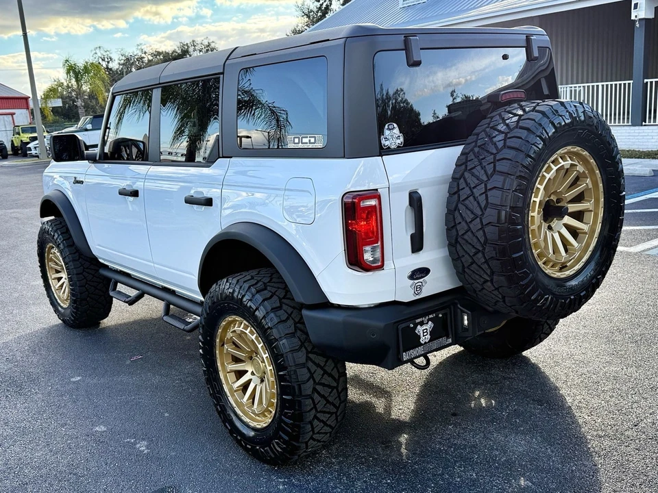 2025 Ford Bronco 6th Gen - Image 10 of 12