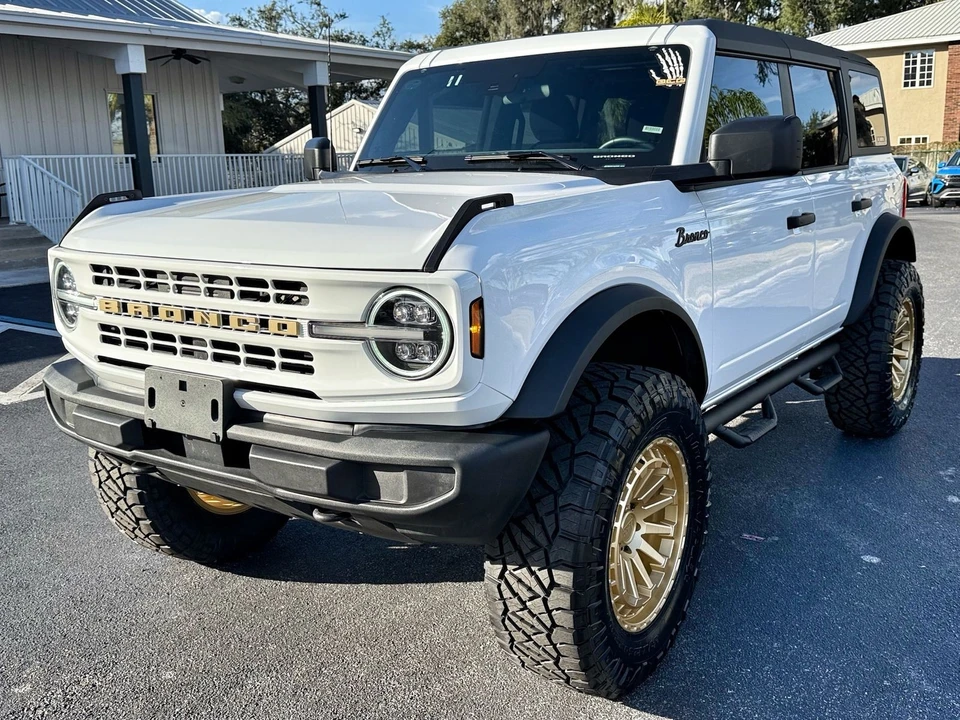 2025 Ford Bronco 6th Gen - Image 9 of 12