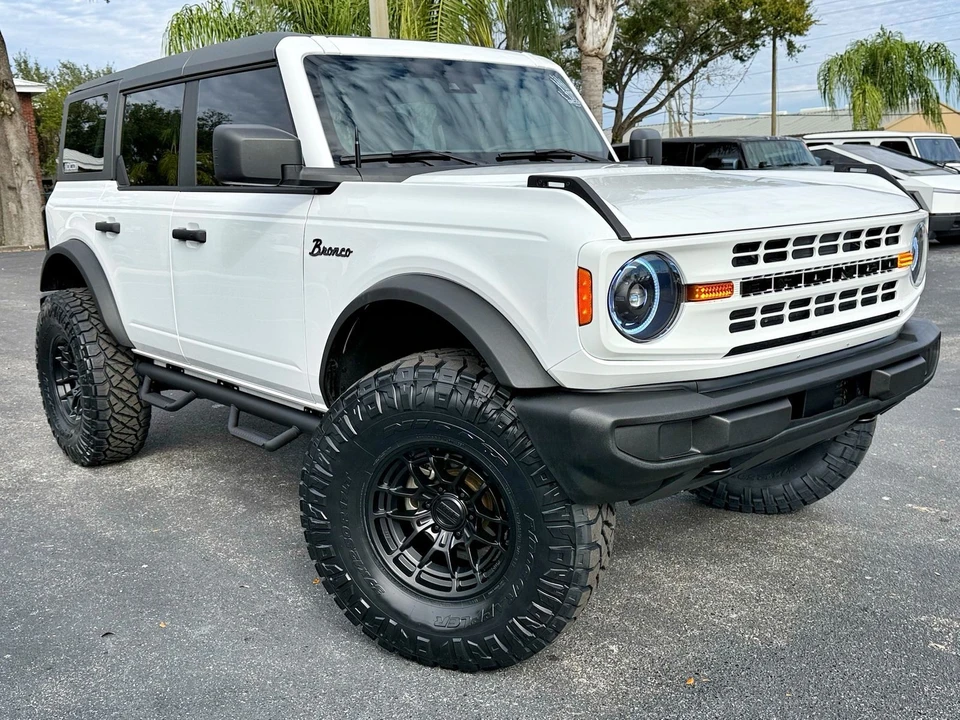 2025 Ford Bronco 6th Gen - Image 3 of 12
