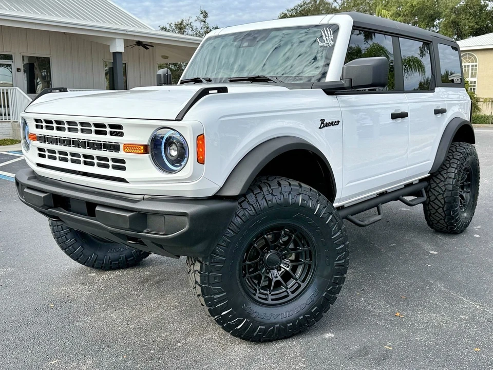 2025 Ford Bronco 6th Gen - Image 2 of 12