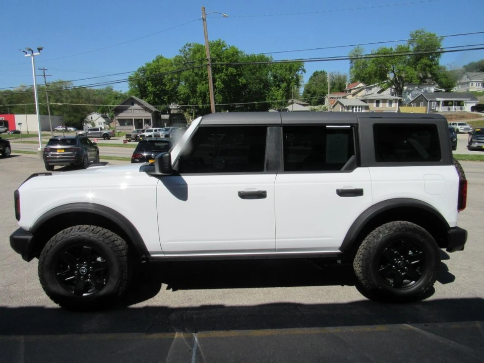 2025 Ford Bronco 6th Gen - Image 10 of 31
