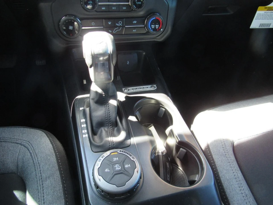 2025 Ford Bronco 6th Gen - Image 25 of 31