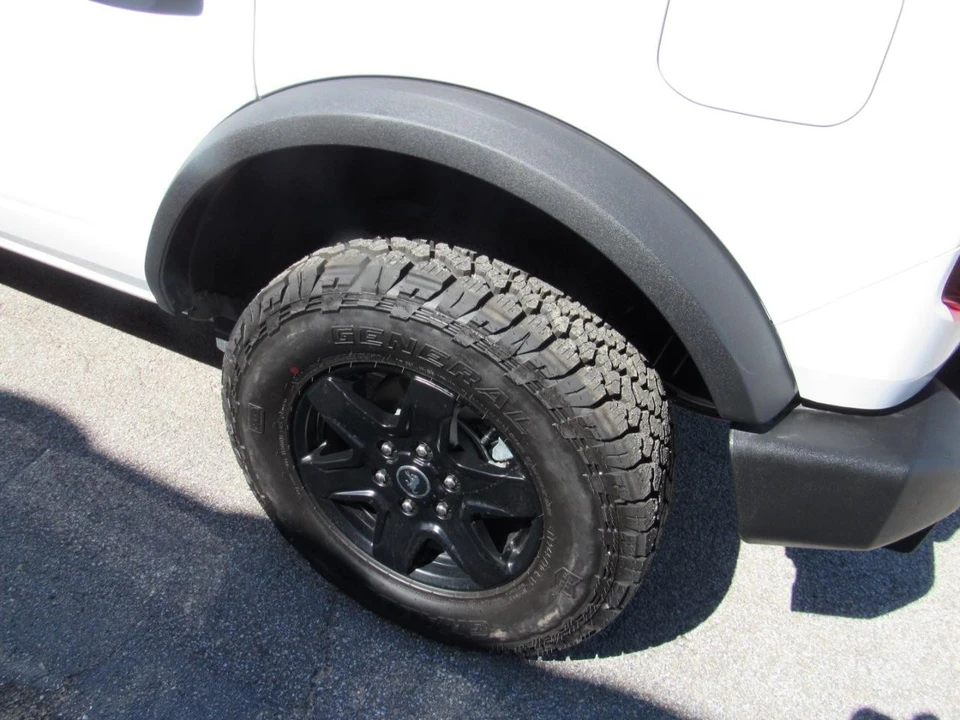 2025 Ford Bronco 6th Gen - Image 4 of 31