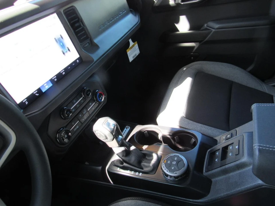 2025 Ford Bronco 6th Gen - Image 30 of 31