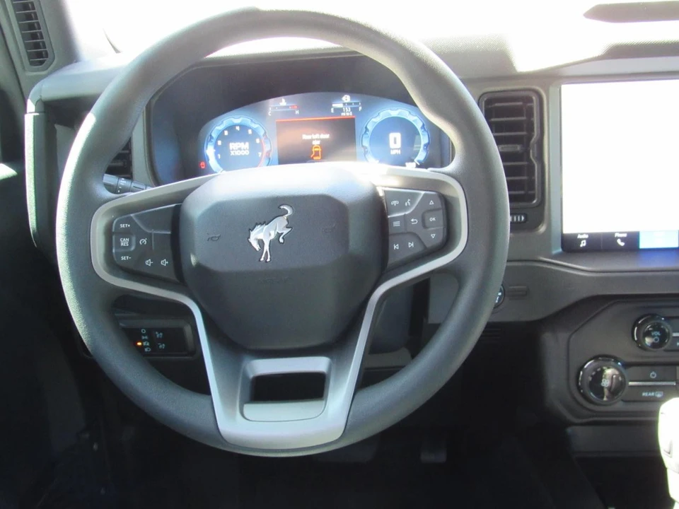 2025 Ford Bronco 6th Gen - Image 18 of 31