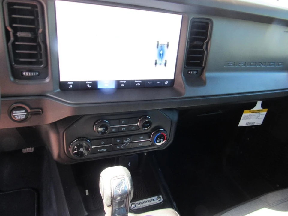 2025 Ford Bronco 6th Gen - Image 23 of 31