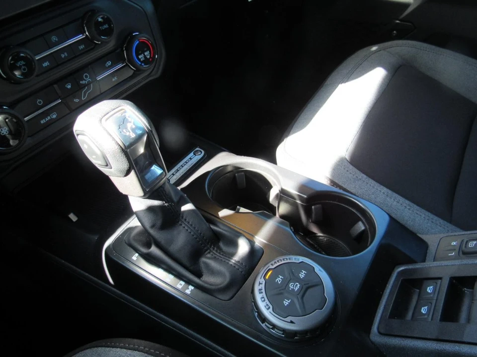 2025 Ford Bronco 6th Gen - Image 7 of 31