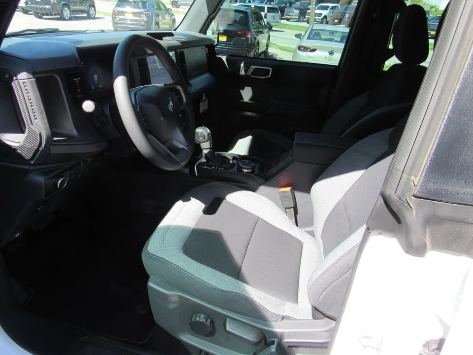 2025 Ford Bronco 6th Gen - Image 13 of 31