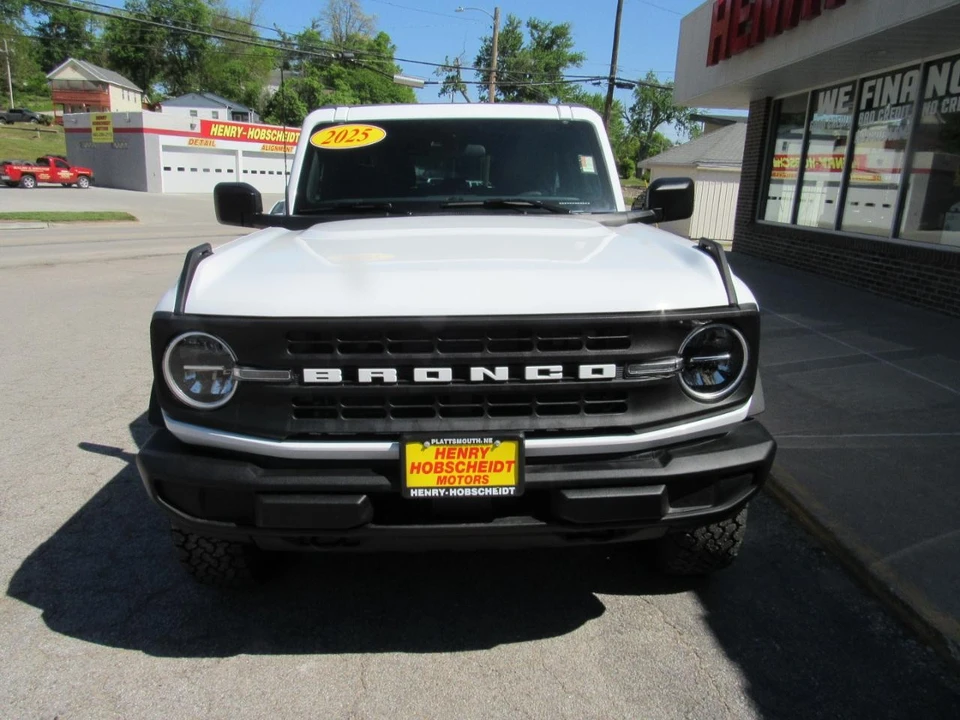 2025 Ford Bronco 6th Gen - Image 2 of 31